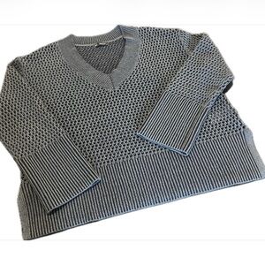 Gap 24/7 Greyish/Blue Split-Hem V-neck Crochet Sweater Women’s Medium 100%Cotton